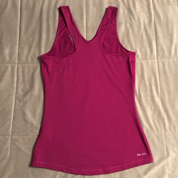 EUC Nike Pro Dri-Fit tank top S - Picture 5 of 8